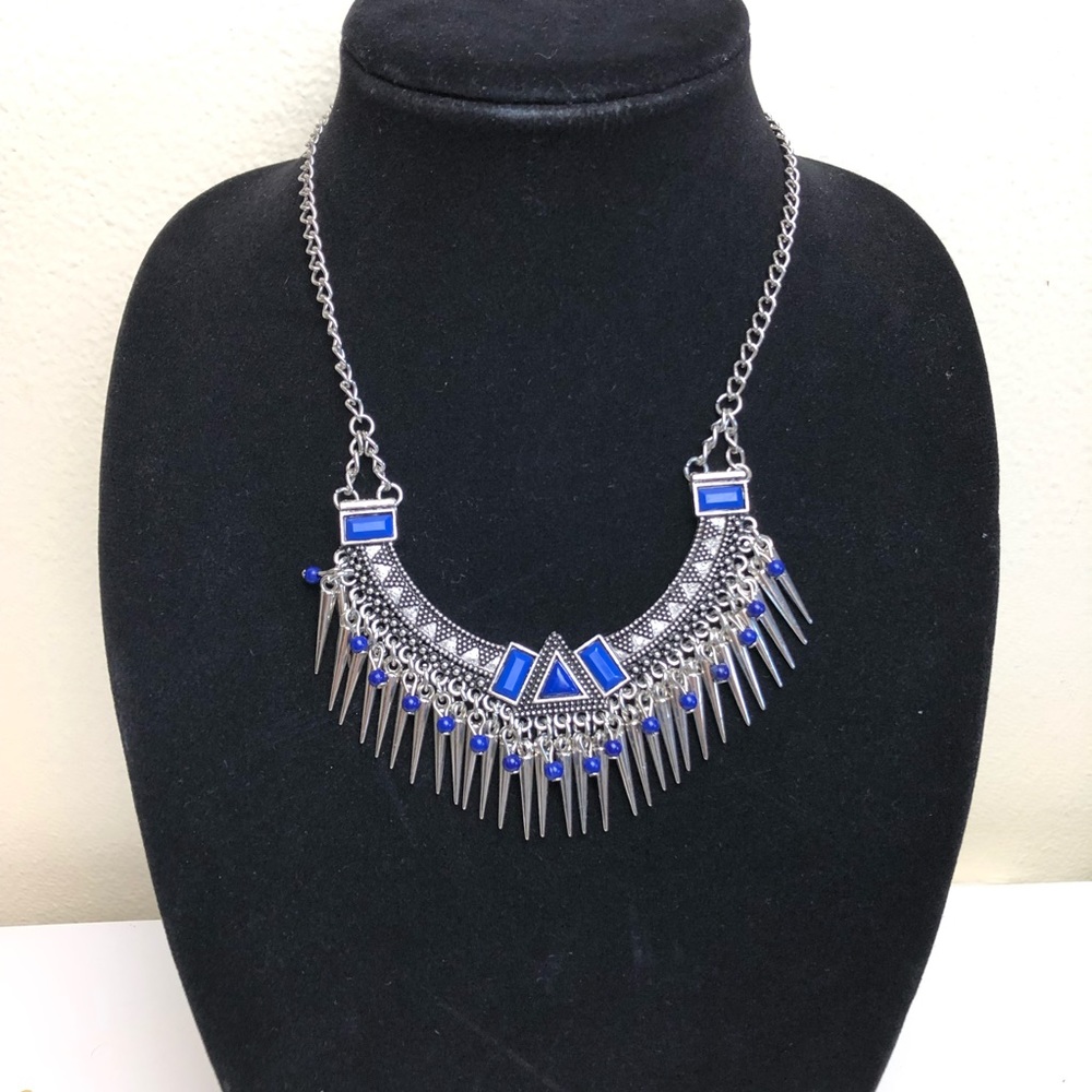 Statement necklace